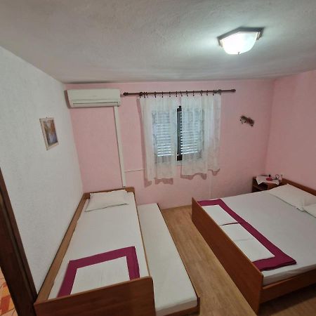Rooms Anita Sibinj Sibinj Krmpotski Εξωτερικό φωτογραφία