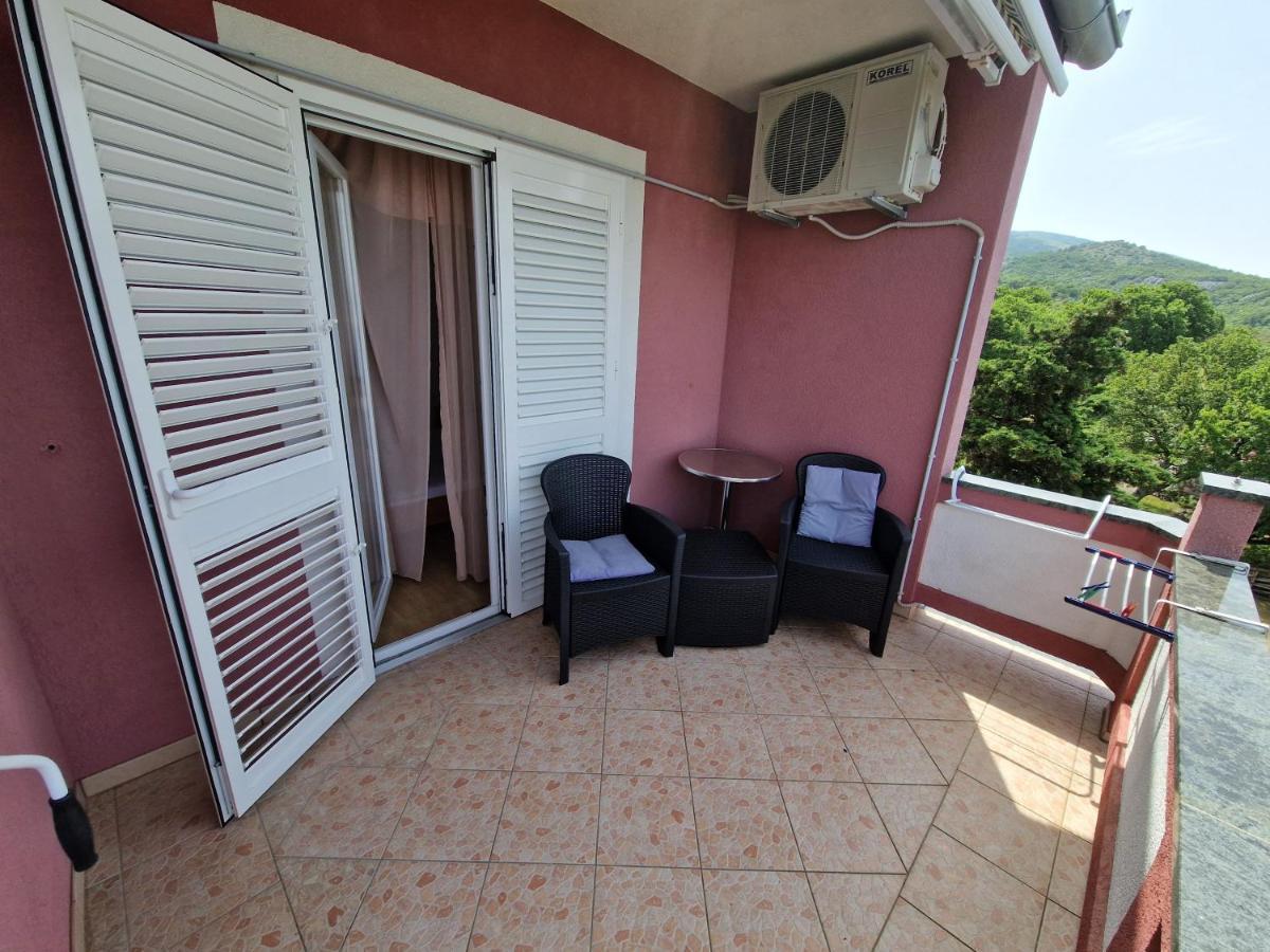 Rooms Anita Sibinj Sibinj Krmpotski Εξωτερικό φωτογραφία