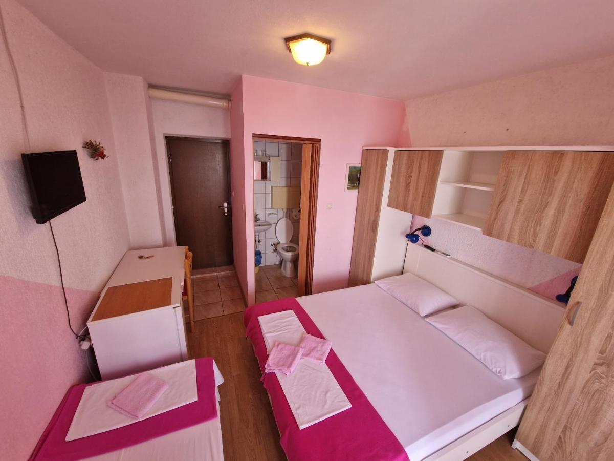 Rooms Anita Sibinj Sibinj Krmpotski Εξωτερικό φωτογραφία