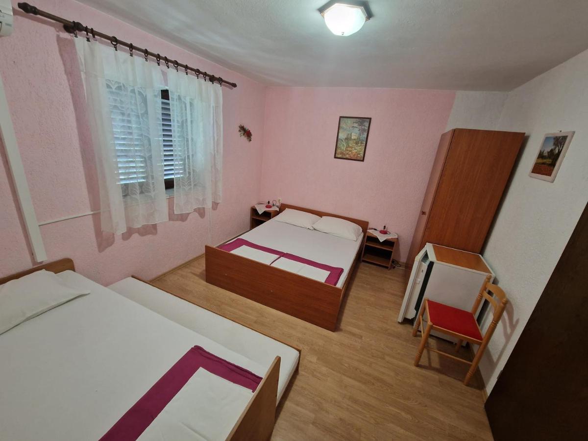 Rooms Anita Sibinj Sibinj Krmpotski Εξωτερικό φωτογραφία
